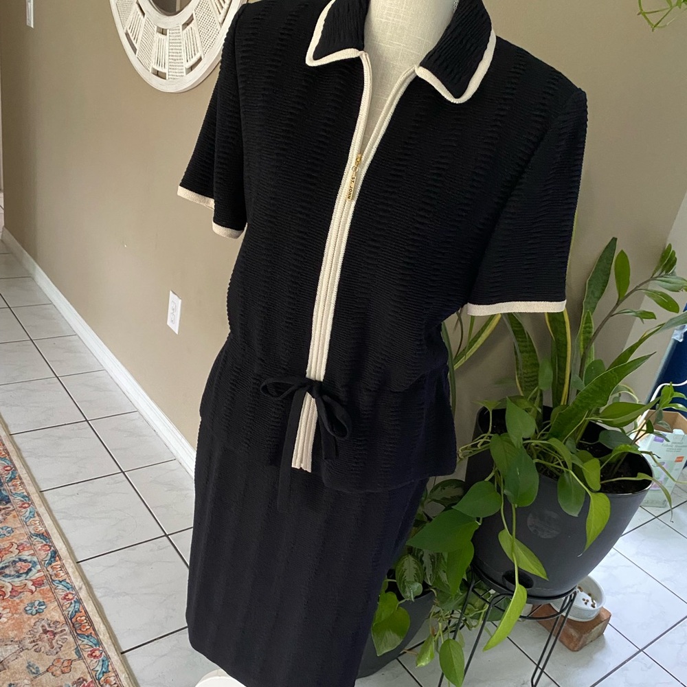 St. John 6/10 Skirt Suit Jacket Ribbed Knit Wool Tie Front Short Sleeve Zip